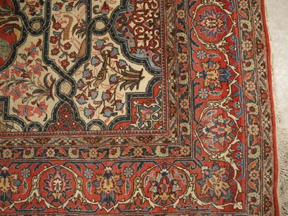 Important et original TAPIS GHOUM (Iran),...