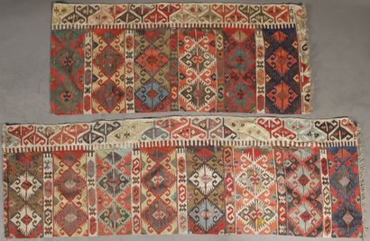 DEUX RARES et ANCIENS FRAGMENTS KILIMS KONYA...