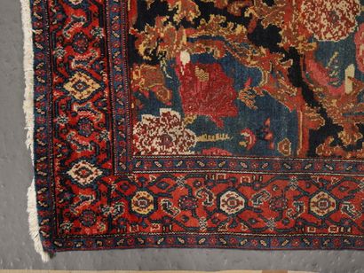 FIN, TRES ORIGINAL et ANCIEN TAPIS SENNEH...