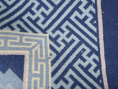 TAPIS TIEN SIN (Chine) en laine et coton...