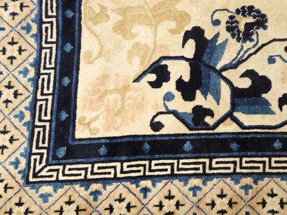 GRAND TAPIS de PEKIN (Chine) en laine et...