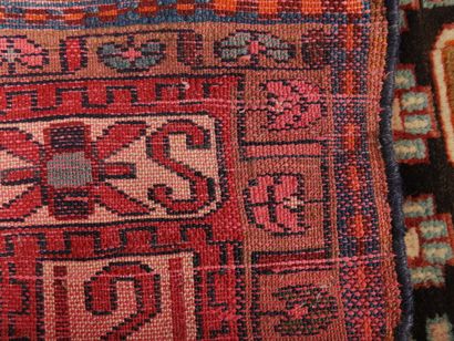 TAPIS NAHAVAN (Iran) en laine et coton à...