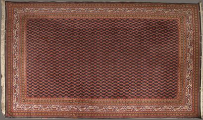 TAPIS MECANIQUE à décor rappelant les Mir-Serabend...