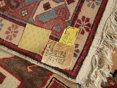 TAPIS DAGHESTAN (Russie) vers 1960 en laine...