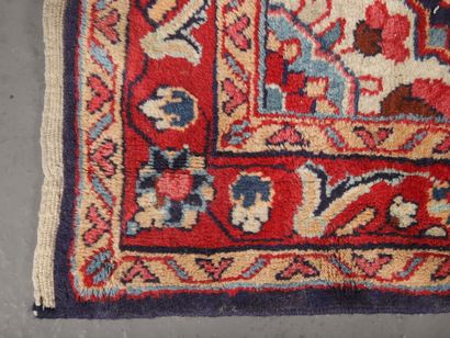 TAPIS MAHAL SAROUK (Iran) vers 1975 en laine...