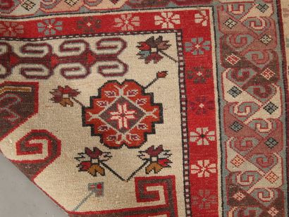 TAPIS DAGHESTAN (Russie) vers 1960 en laine...