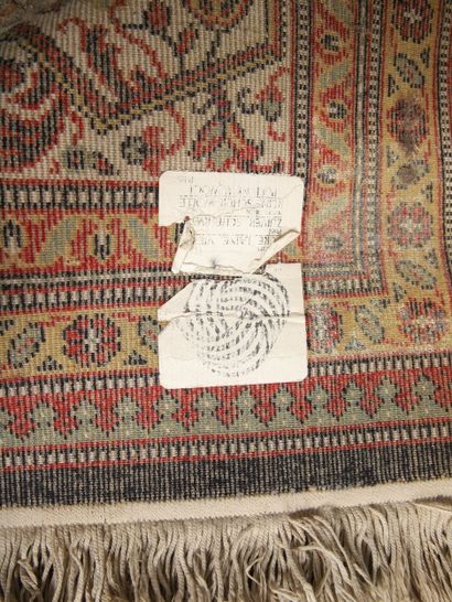 TAPIS MECANIQUE à décor rappelant les Mir-Serabend...