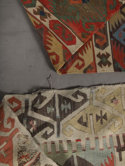 DEUX RARES et ANCIENS FRAGMENTS KILIMS KONYA...