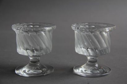 LALIQUE France
Paire de petits vases sur...