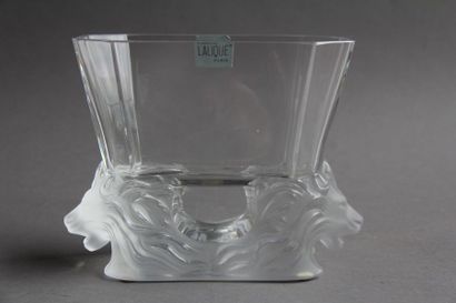 LALIQUE France
Vase rectangulaire à pans...