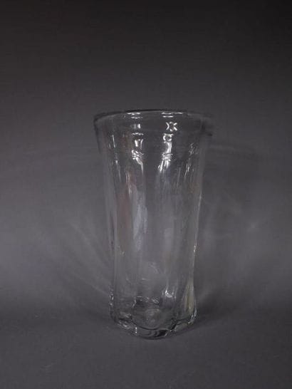 SCHNEIDER
	Vase conique en cristal à corps...