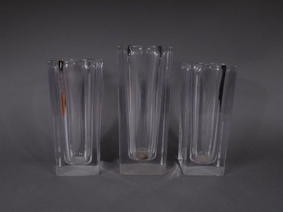 SCHNEIDER
	Lot des trois vases quadrangulaires...