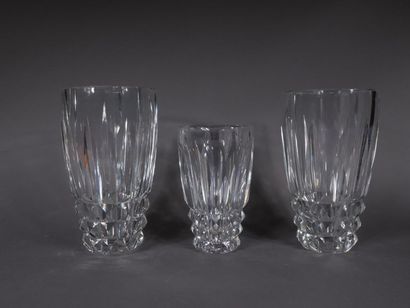 SCHNEIDER
	Trois vases en cristal au modèle...