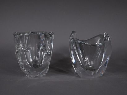 SCHNEIDER
	Deux vases en cristal à corps...