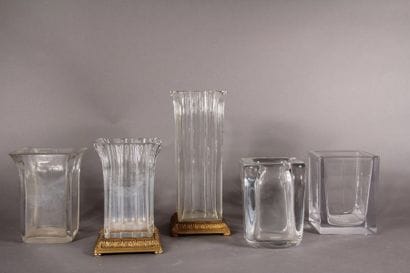 SCHNEIDER
	Lot de cinq vases en cristal blanc...