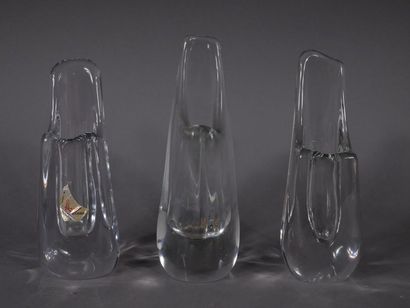 SCHNEIDER
	Trois soliflores en cristal à...