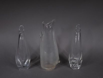 SCHNEIDER
	Deux soliflores en cristal à corps...