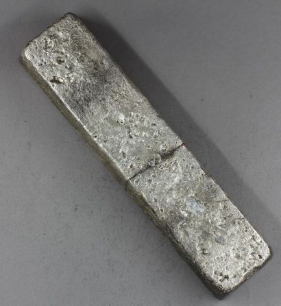 Un lingot en argent fin grenaille, pds :...