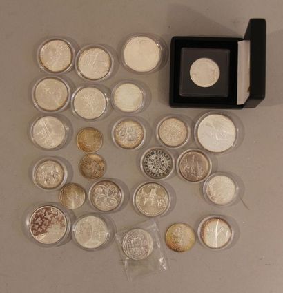 Lot de pièces européennes non circulantes...