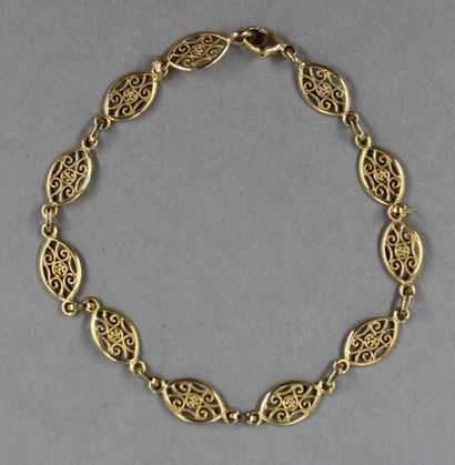 *Bracelet à maillons ovales filigranés en...