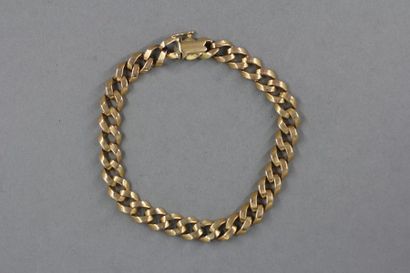 Bracelet à maillons gourmette en or jaune...