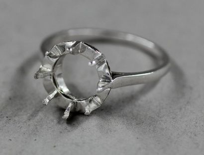 Monture de bague en or gris 18k, pds : 2,9...