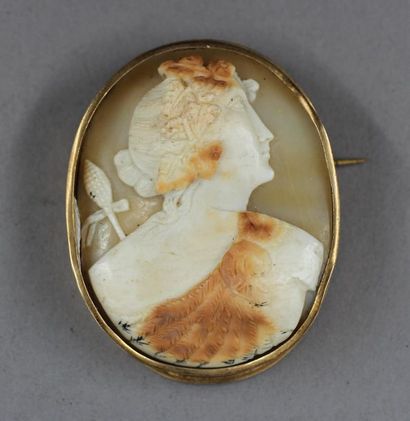 Broche en vermeil 800°/°° ornée d'un camée...