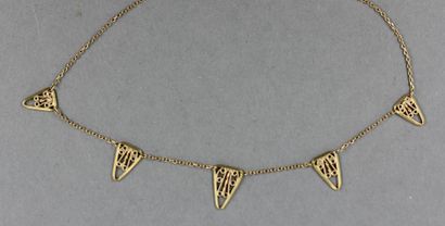 Collier en or jaune 18k à cinq maillons triangulaires...