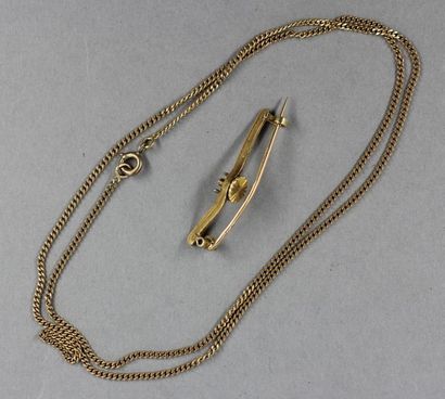 Lot en or jaune 18k :
- monture de broche,...