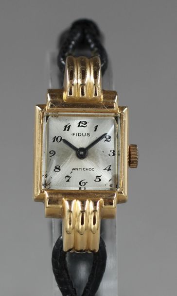 *FIDUS
Montre de dame à boitier rectangulaire...