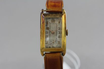 Montre d'homme à boitier rectangulaire en...