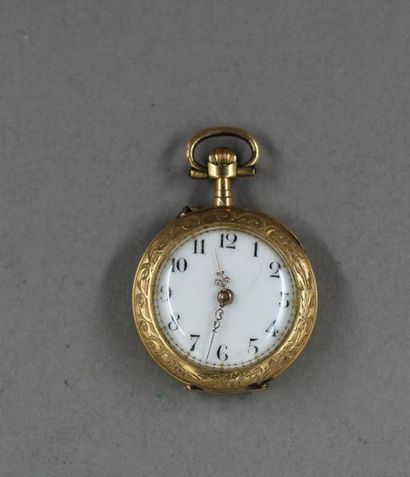 Montre de col en or jaune gravée de feuillage,...