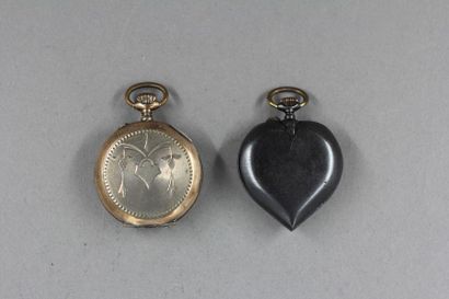Deux montres de col l'une en argent 800°/°°...