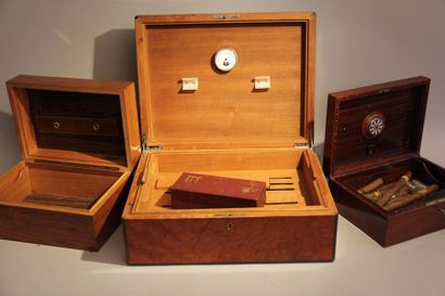 DUNHILL - DAVIDOFF - ELIE BLEUE
Trois boites...