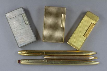 St DUPONT - DUNHILL - FLAMINAIRE
Trois briquets...