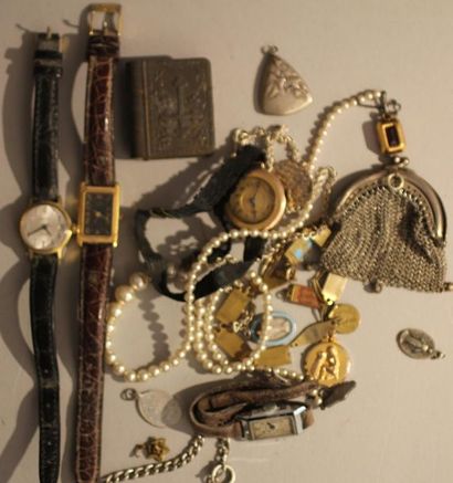 Lot de bijoux fantaisies