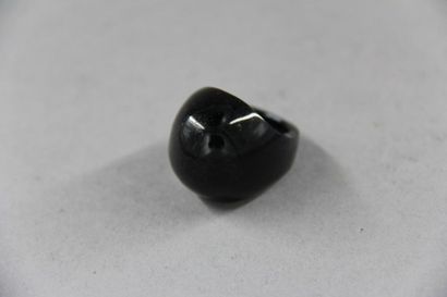 LALIQUE
Bague cabochon en cristal noir, signée,...