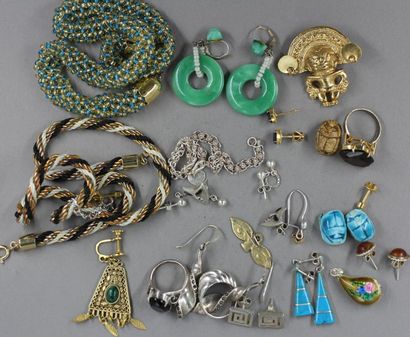 Lot de bijoux fantaisies dont des bijoux...