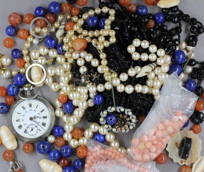 Bijoux fantaisies dont montre de gousset...