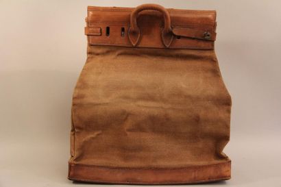 LOUIS VUITTON Paris - London
Sac Steamer...