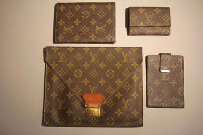 LOUIS VUITTON
Ensemble en toile monogramm...