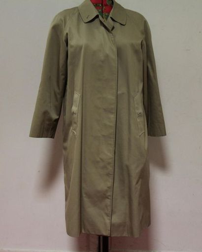 BURBERRY's
Trench d'homme en toile beige,...