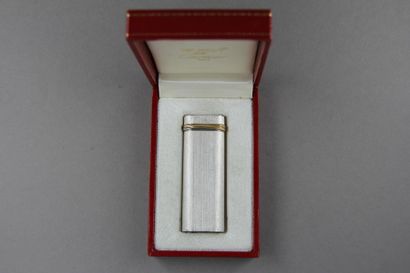 MUST de CARTIER
Briquet en métal brossé et...