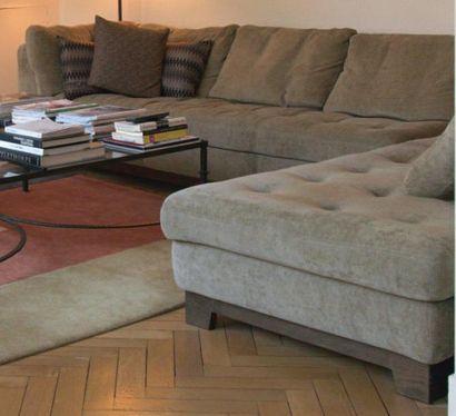 ROCHE BOBOIS
Canapé d'angle en velours marron,...
