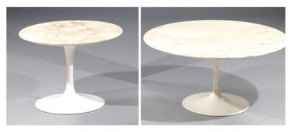 KNOLL
Deux tables basses piètement tulipe,...
