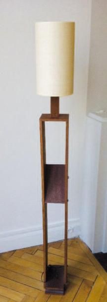 Lampe de parquet cubique en bois à deux montants...