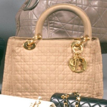 Lady DIOR
Sac en soie polyester beige matelassée,...
