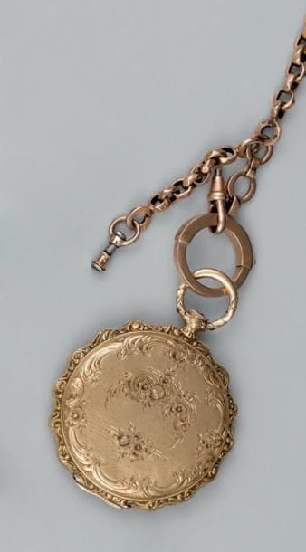 Montre de poche de forme savonnette à bord...