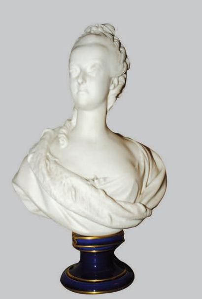 SEVRES
Buste de Marie-Antoinette Statuette...