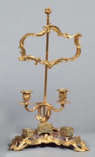Candelabre à écran mobile en bronze ciselé...